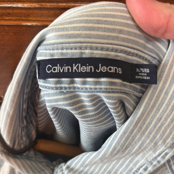 Calvin Klein Jeans White and Blue Casual Button Down Long Sleeve - Picture 3 of 4